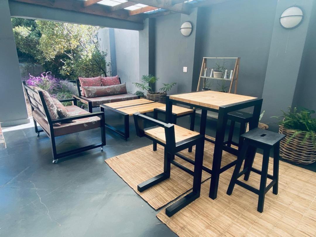 46 On Allcock Guest Apartment & Luxury Room Pretoria-Noord Oda fotoğraf